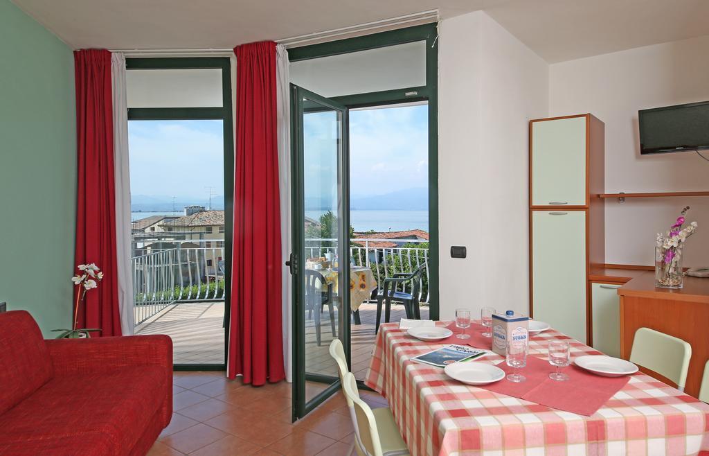 Nettuno Residence Hotel Peschiera del Garda Exterior foto
