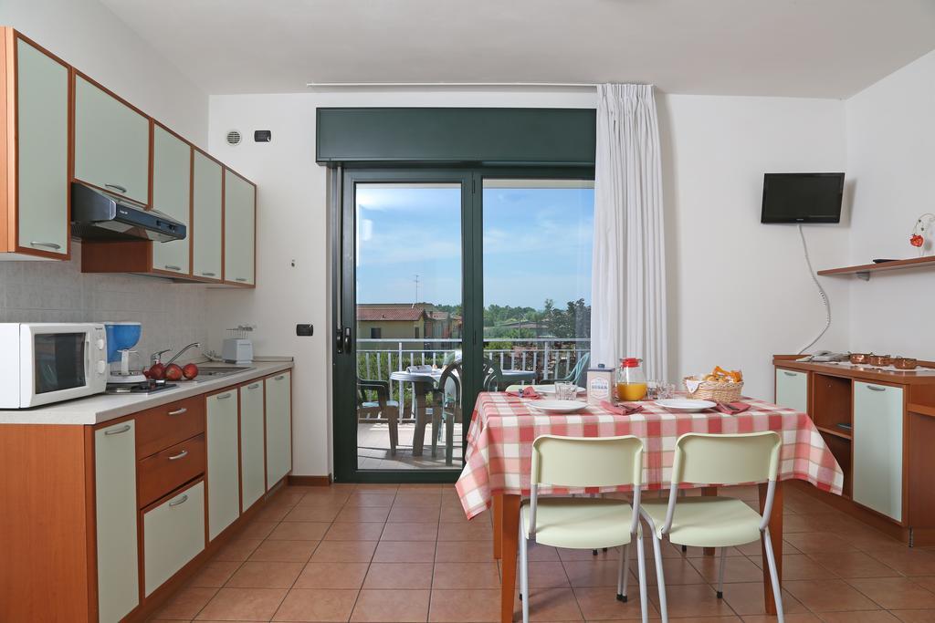 Nettuno Residence Hotel Peschiera del Garda Exterior foto